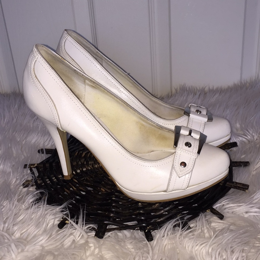 WHITE LIME LIGHT CLOSED TOE BUCKLE PUMPS